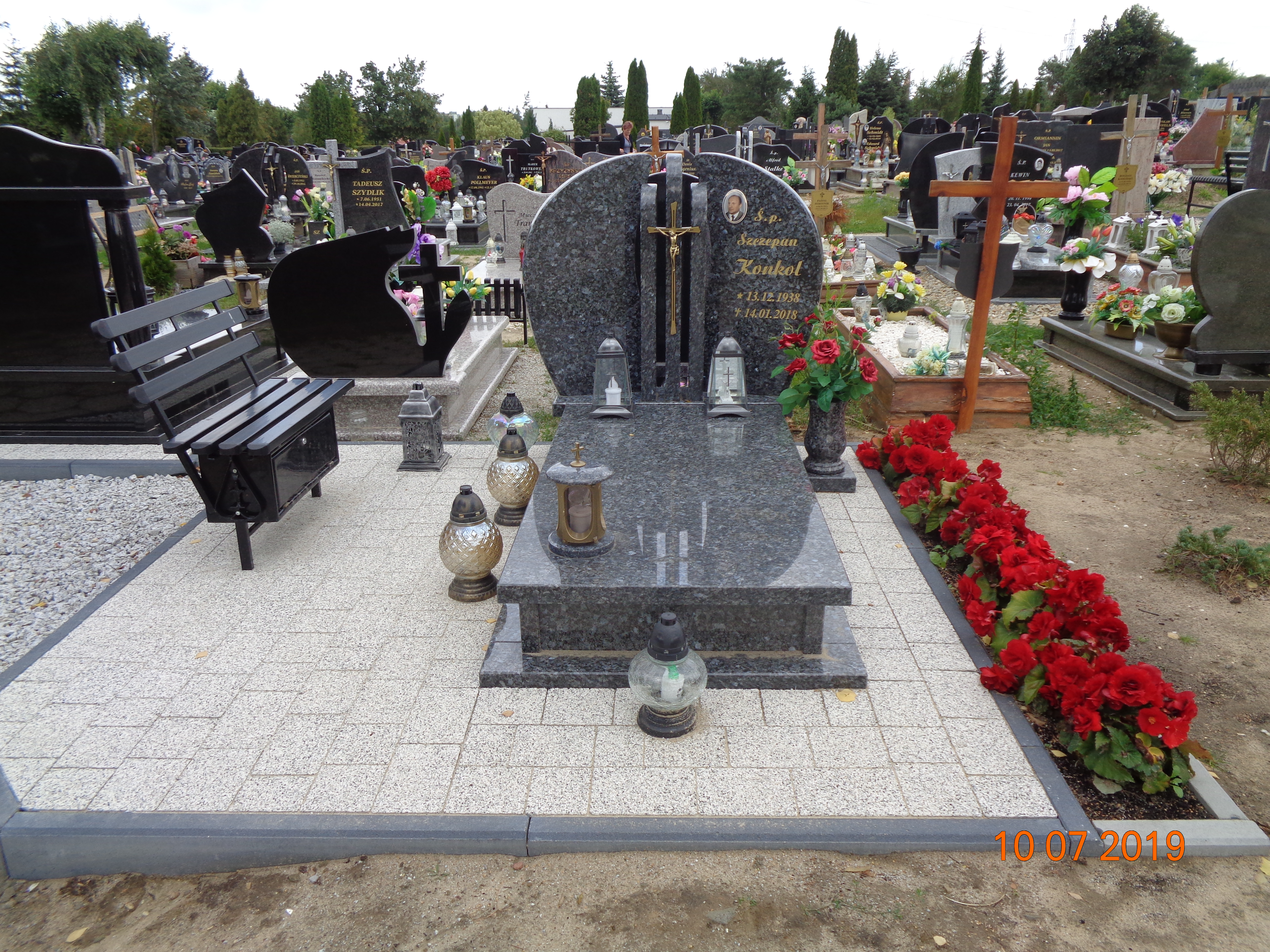 Grób SZCZEPAN KONKOL