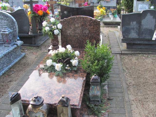 Grób KAZIMIERZ MODER