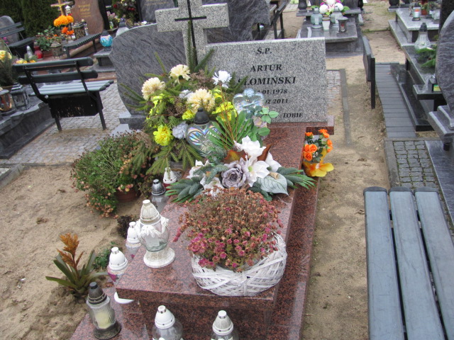 Grób Artur Słomiński